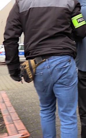Policjanci zatrzymali mężczyznę, który w internecie nawoływał do zbrodni przeciwko najważniejszym osobom w Polsce